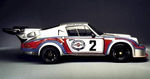 911 Turbo RSR. 500 PS Leistung und ein grosser Heckflügel im Jahr 1974.